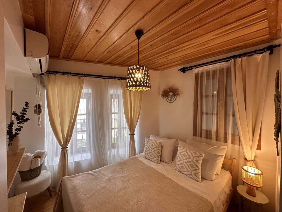 Economy Room | Free WiFi, bed sheets