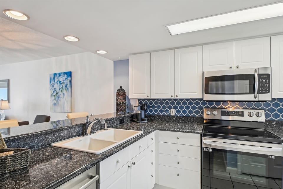 Condo, 2 Bedrooms | Private kitchen | Fridge, coffee/tea maker, toaster