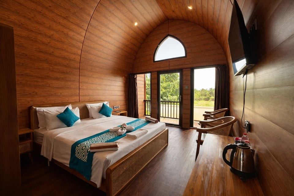 Premium bedding, Select Comfort beds, desk, laptop workspace
