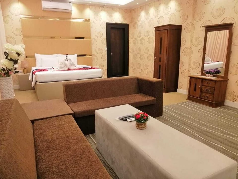 Deluxe Double Room | Premium bedding, desk, laptop workspace, iron/ironing board