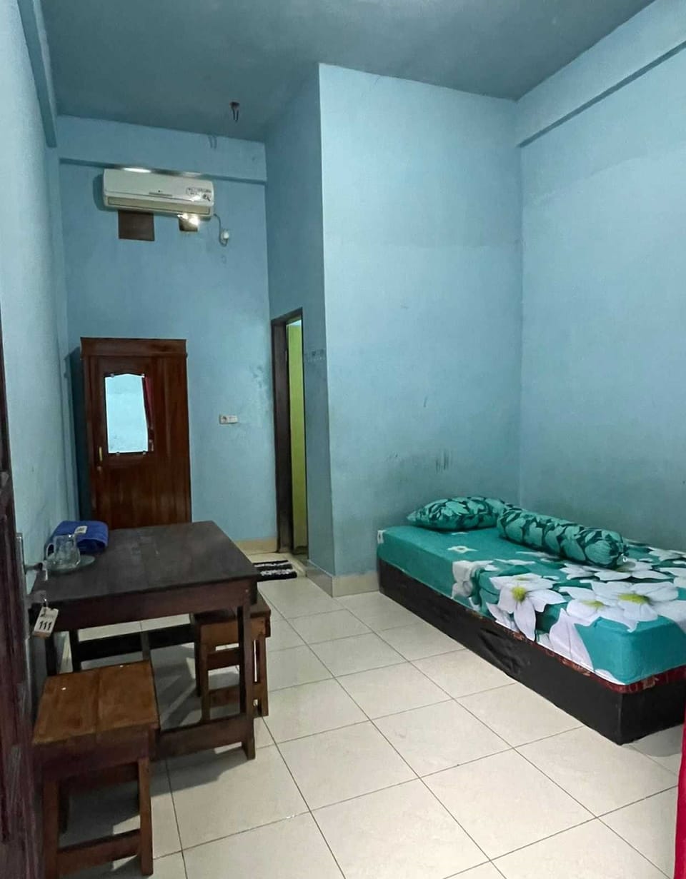 Deluxe Double Room | Laptop workspace, WiFi (free), bed sheets