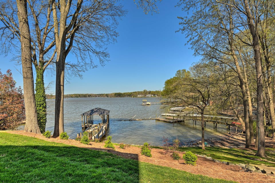 House, 4 Bedrooms | Property grounds
