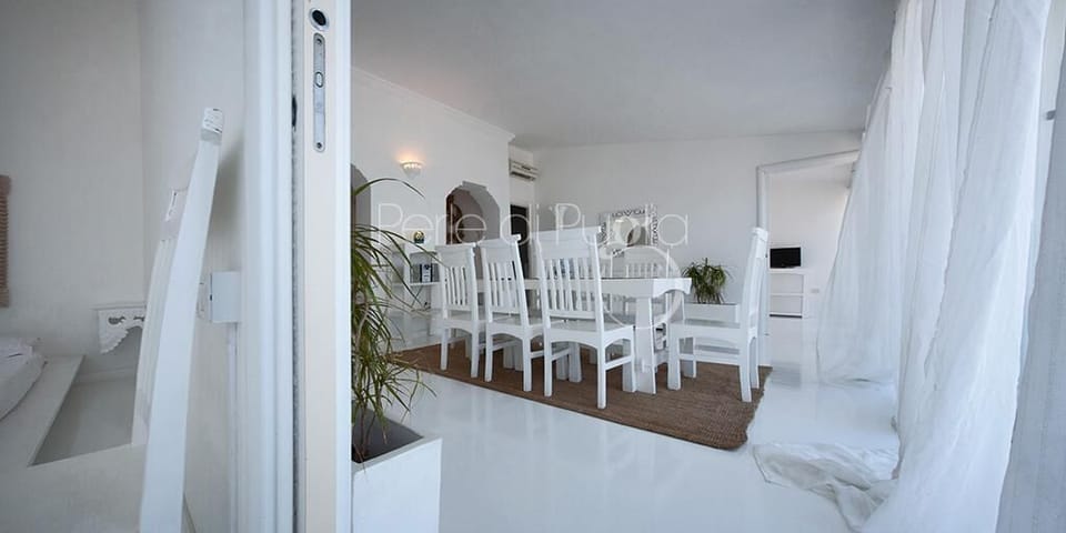 Apartment | Dining room