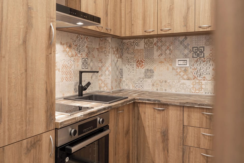 Deluxe Suite | Private kitchen | Electric kettle