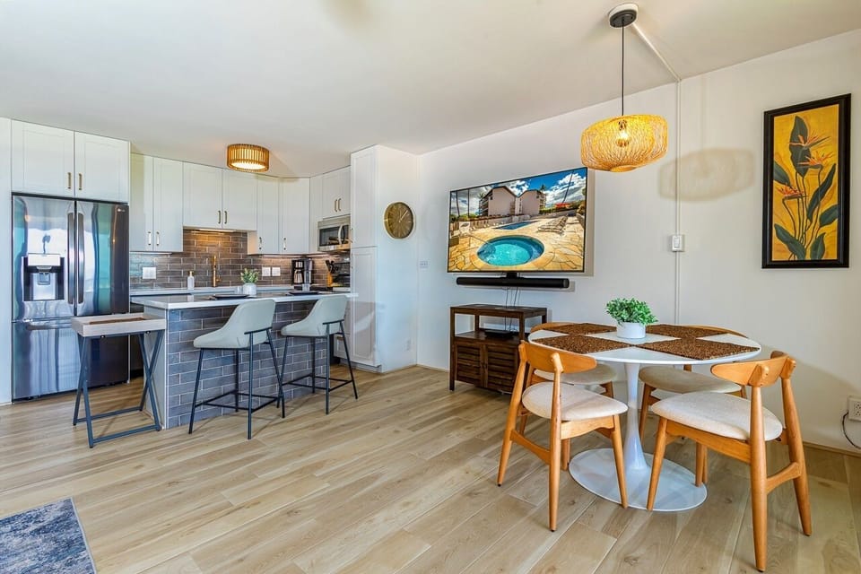 Condo, 1 Bedroom | Dining