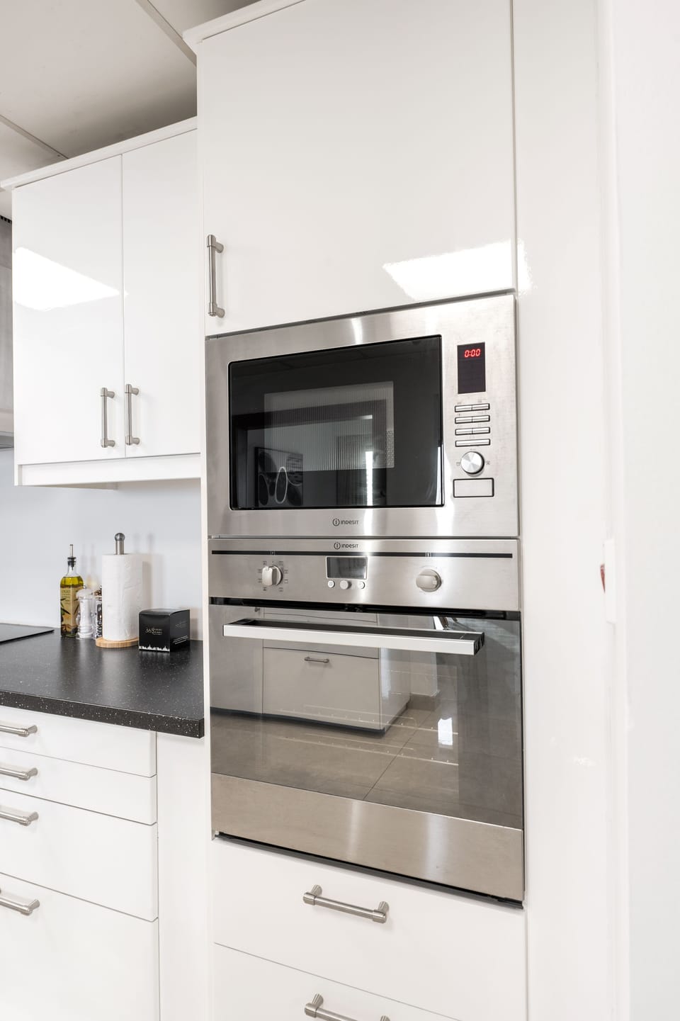 Exclusive Apartment, 3 Bedrooms, Sea View, Beachfront | Private kitchen | Full-size fridge, microwave, oven, stovetop