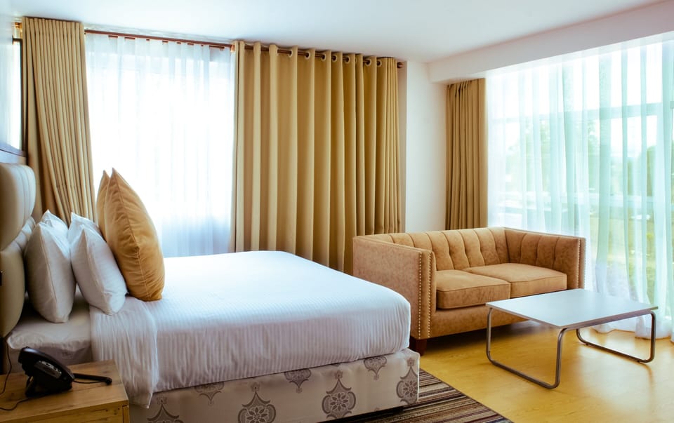Superior Room | Minibar, individually decorated, individually furnished, desk