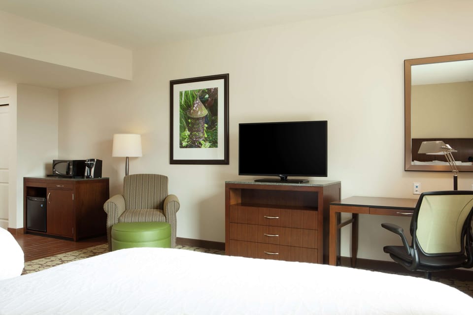 In-room safe, cribs/infant beds, rollaway beds, free WiFi