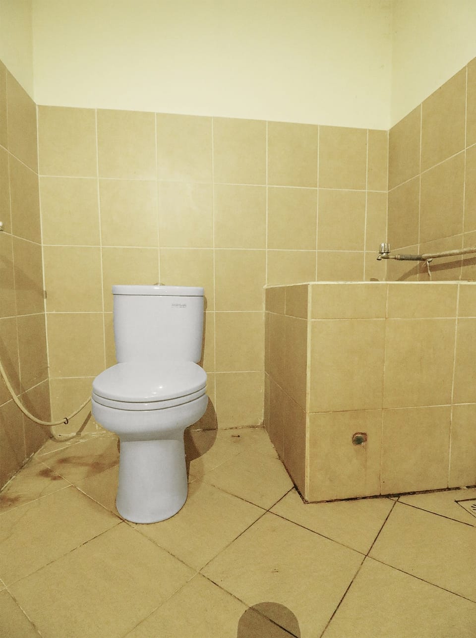 Standard Double Room | Bathroom | Shower, toilet paper