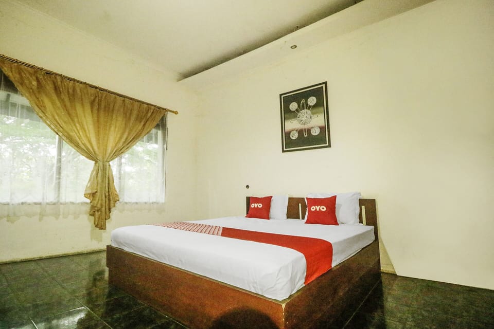 Standard Double Room | Laptop workspace, WiFi (free), bed sheets