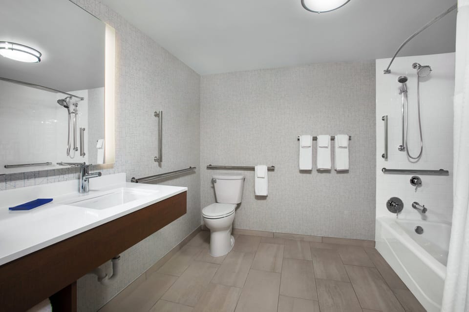 Holiday Inn Express Charleston-Civic Center by IHG Hotel in Charleston