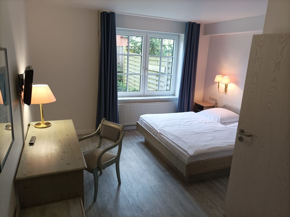 Basic Double Room | Desk, free WiFi