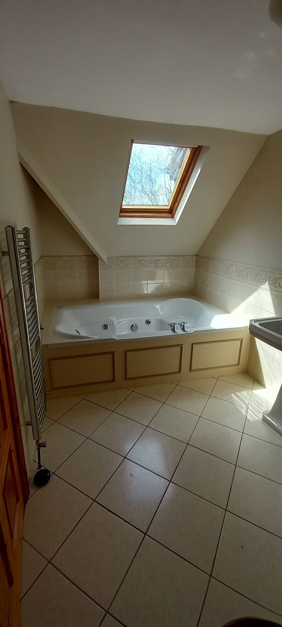Luxury Quadruple Room, Multiple Beds, Sea View, Sea Facing | Bathroom | Free toiletries, hair dryer