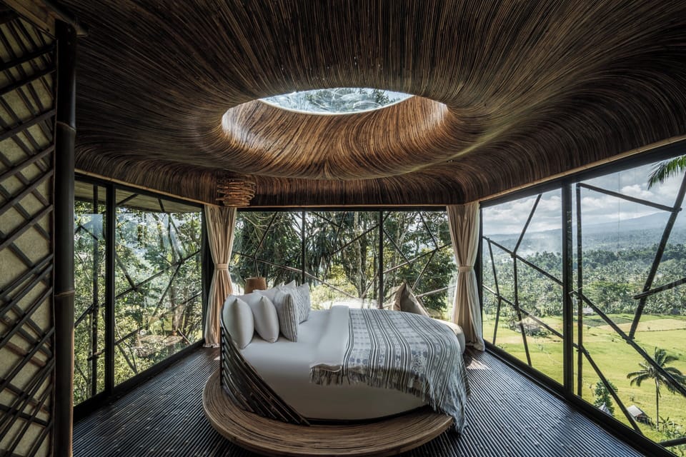 Hideout Element | Premium bedding, in-room safe, free WiFi, bed sheets