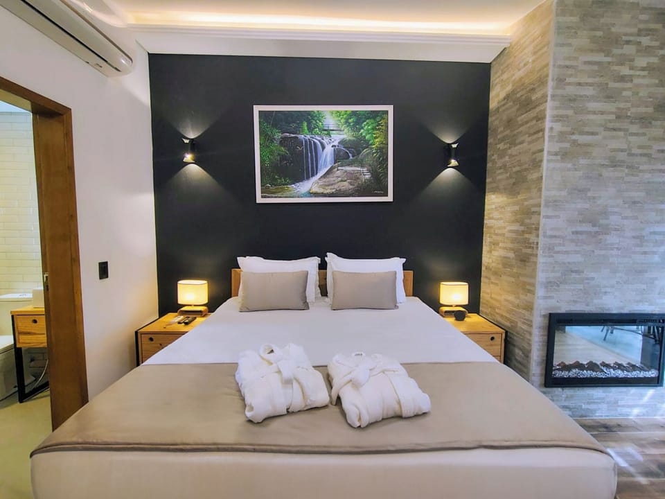 Deluxe Chalet | 1 bedroom, minibar, in-room safe, laptop workspace
