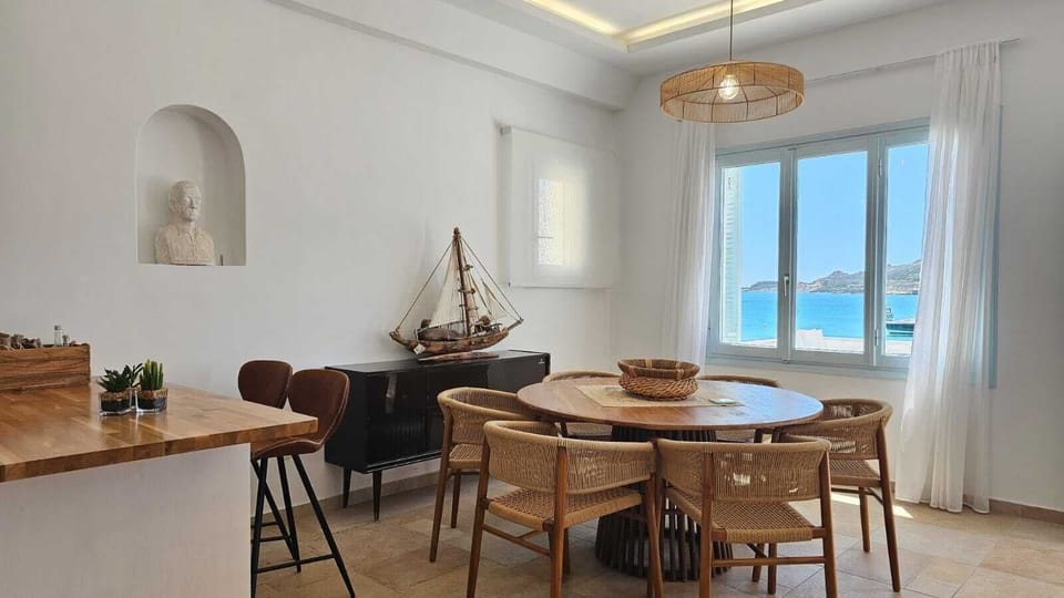 Premium Apartment, Sea View | In-room dining
