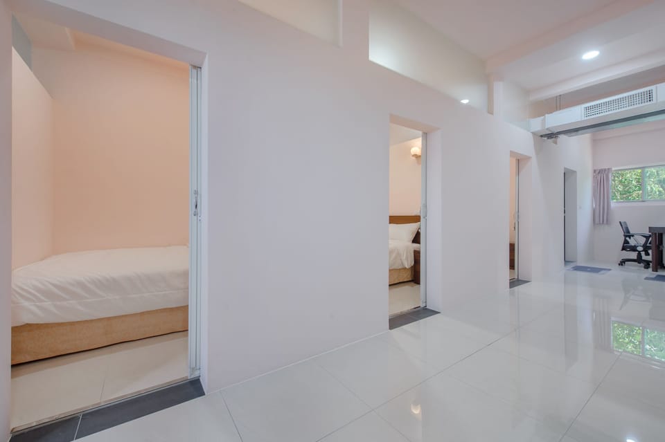 Garden View Cottage | Desk, blackout drapes, free WiFi, bed sheets