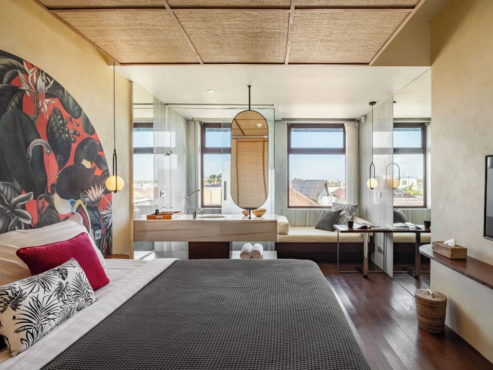 Desk, laptop workspace, free WiFi, bed sheets