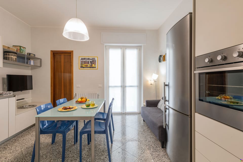Comfort Apartment | Private kitchen | Oven, stovetop, coffee/tea maker, electric kettle