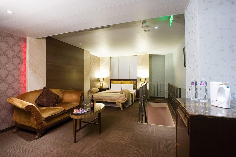 Deluxe Double Room (No garage) | Soundproofing, free WiFi, bed sheets