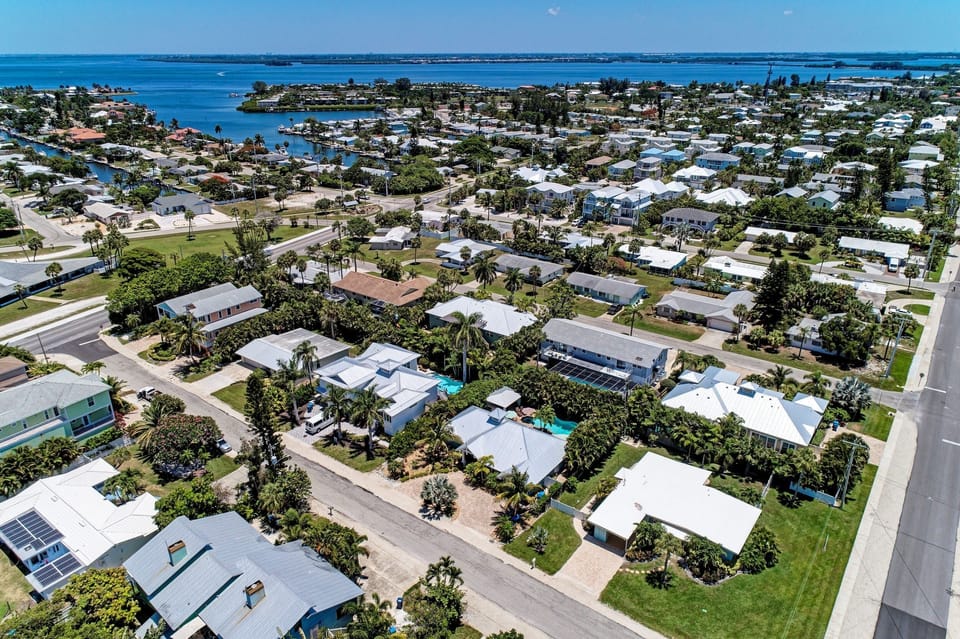 House, 4 Bedrooms | Aerial view