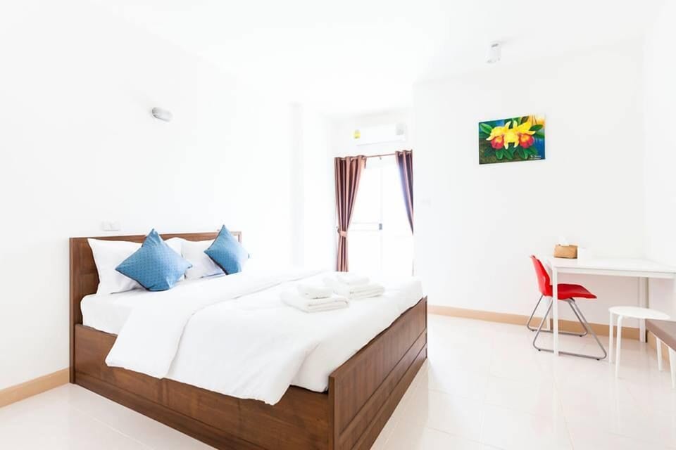 Standard Room, Balcony | Free WiFi