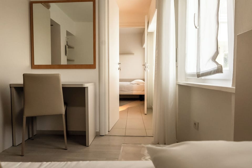 Economy Twin Room | Desk, free WiFi, bed sheets