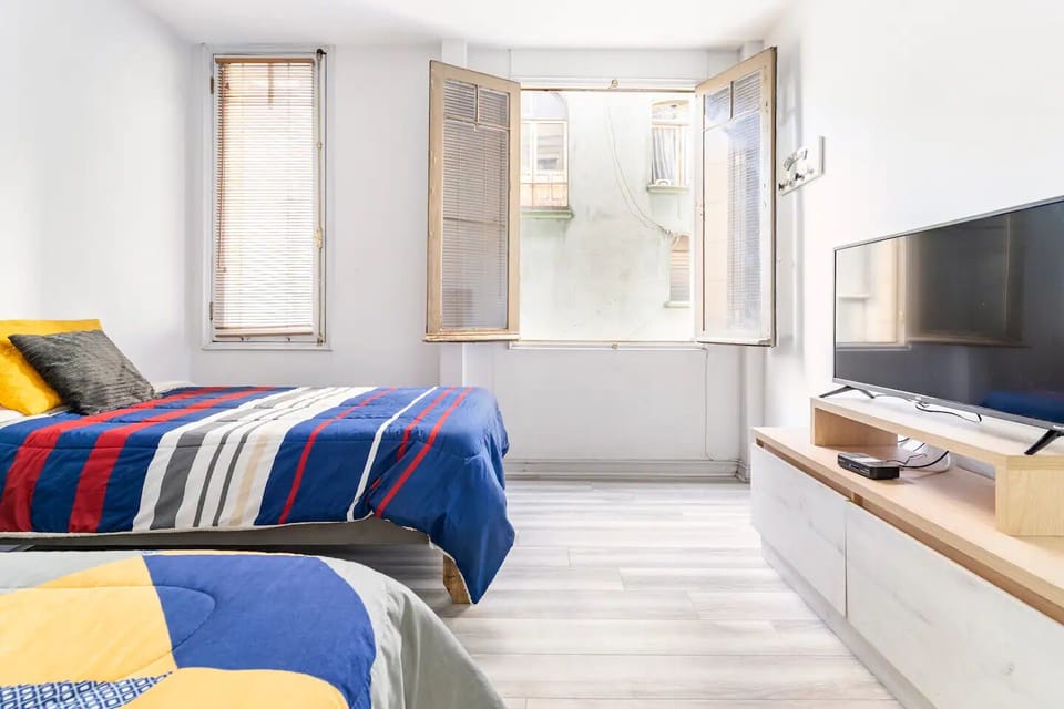Comfort Double or Twin Room | Individually decorated, individually furnished, desk, bed sheets