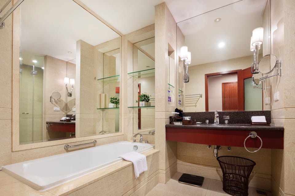 Deluxe Room | Bathroom | Slippers