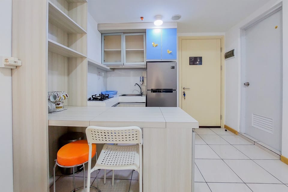 Apartment | Private kitchen | Full-size fridge, stovetop