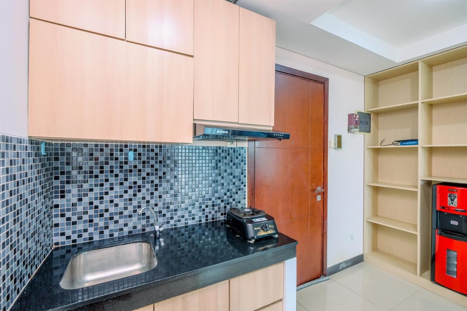 Apartment | Private kitchen | Full-size fridge, stovetop, rice cooker, cookware/dishes/utensils