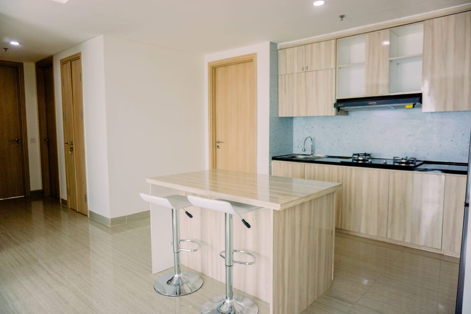 Apartment | Private kitchen | Full-size fridge, stovetop