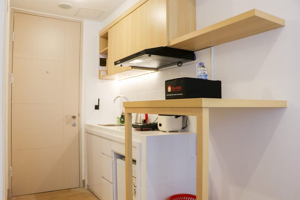 Apartment | Private kitchen | Full-size fridge, stovetop, rice cooker