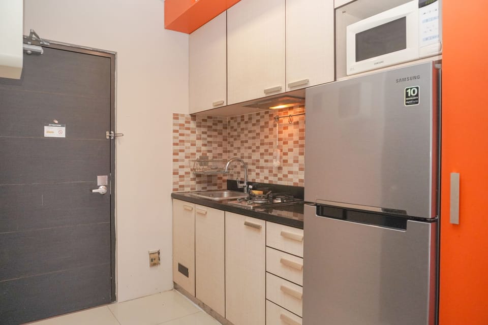 Apartment | Private kitchen | Full-size fridge, stovetop, rice cooker