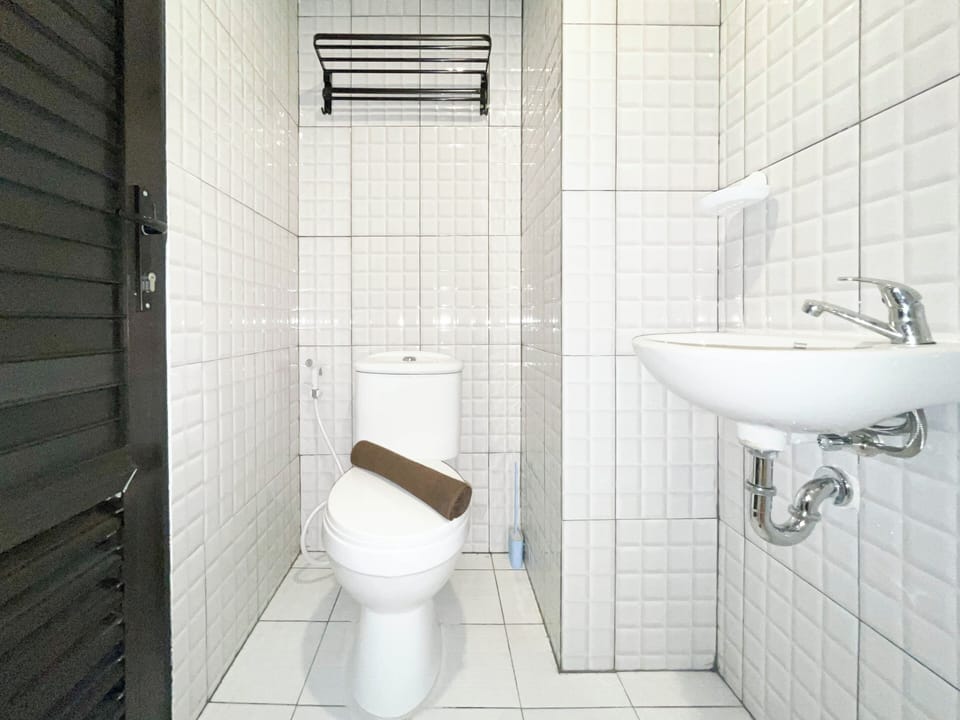 Apartment | Bathroom | Shower, towels