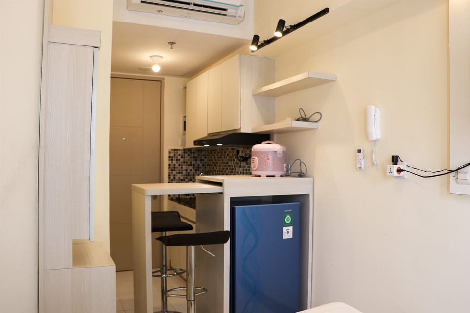 Apartment | Private kitchen | Full-size fridge, stovetop, cookware/dishes/utensils