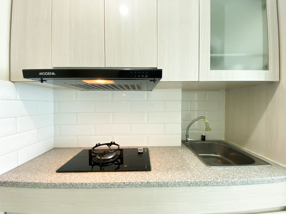 Apartment | Private kitchen | Full-size fridge, stovetop, rice cooker, cookware/dishes/utensils