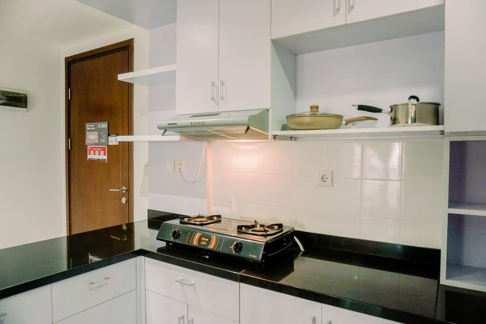 Apartment | Private kitchen | Full-size fridge, stovetop