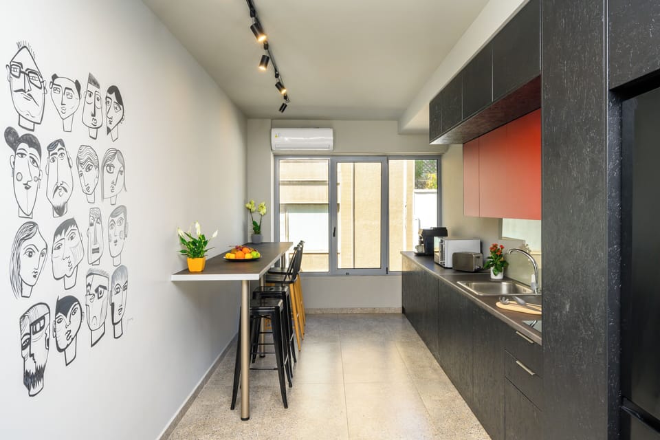 Fridge, coffee/tea maker, electric kettle