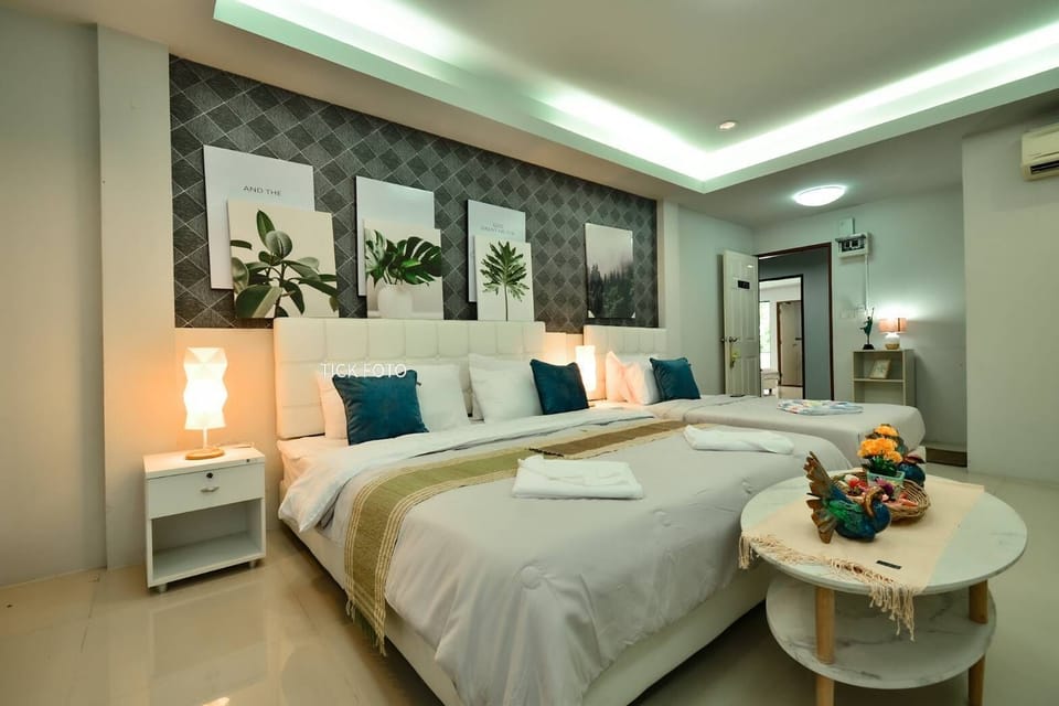Deluxe Triple Room | Free WiFi, bed sheets