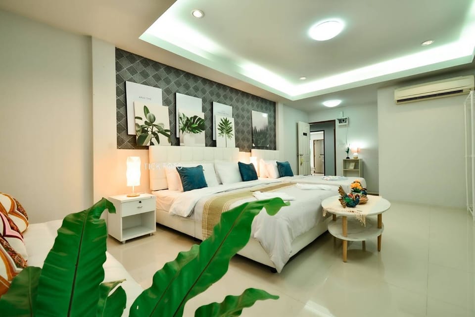 Deluxe Triple Room | Free WiFi, bed sheets