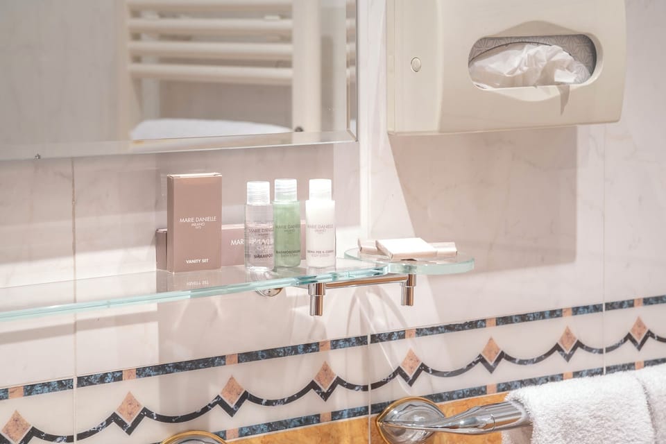 Standard Double or Twin Room | Bathroom | Free toiletries, hair dryer, slippers