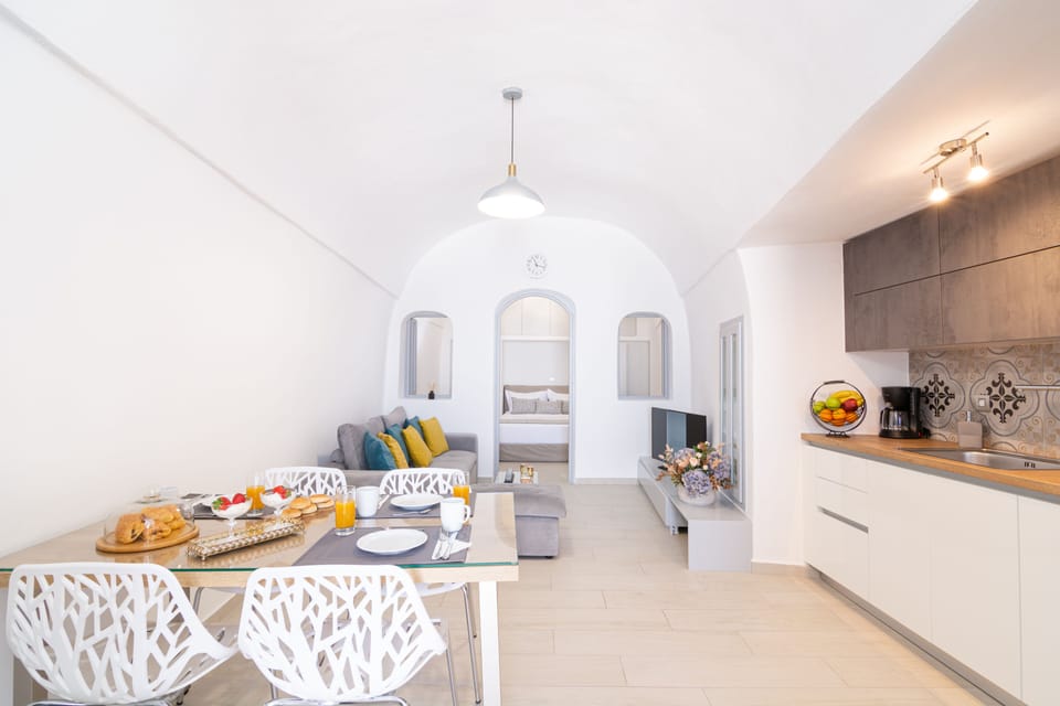 House | Private kitchen | Fridge, oven, griddle, kitchen islands