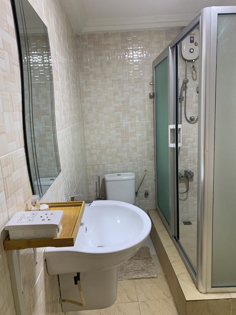 Basic Double Room | Bathroom | Slippers