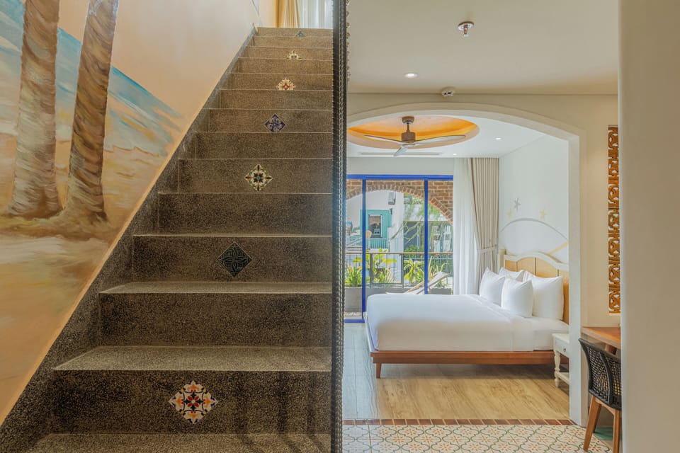 Exclusive Loft | Premium bedding, soundproofing, WiFi (free), individually decorated