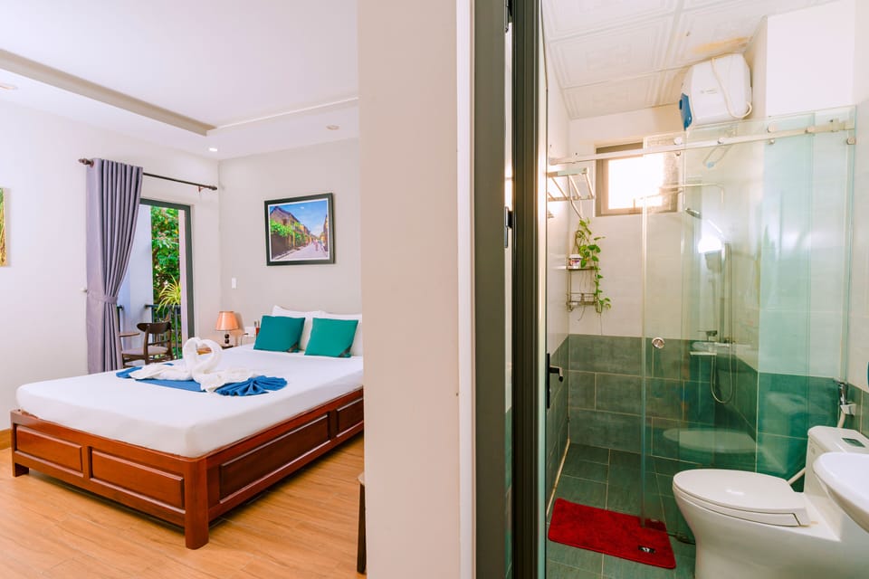 Premium bedding, down comforters, pillowtop beds, in-room safe