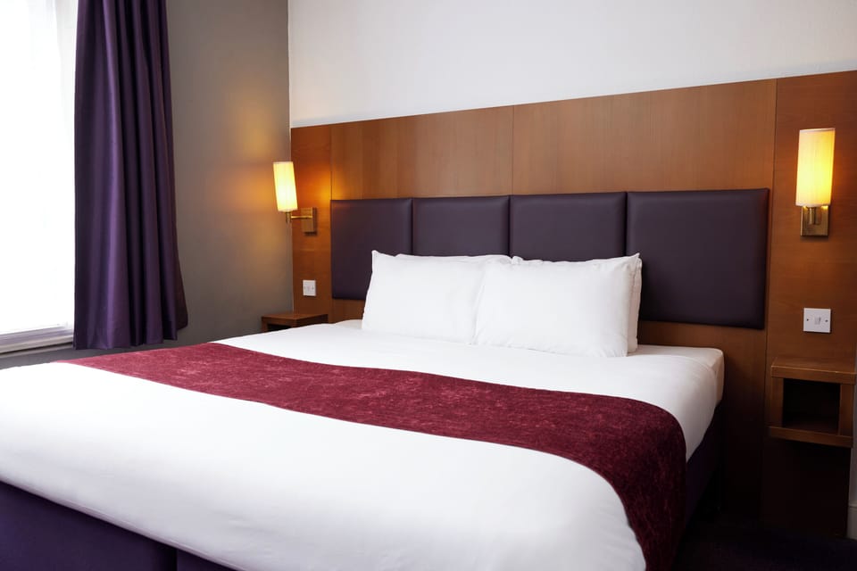 Double Room | Desk, blackout drapes, iron/ironing board, free WiFi