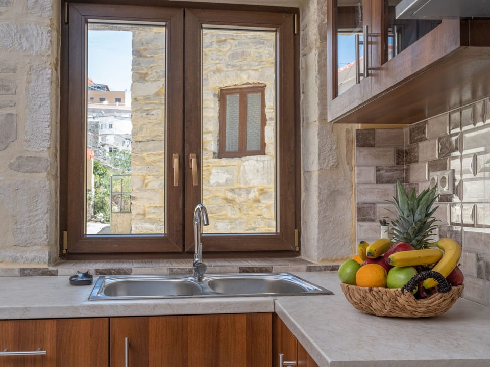 Dr.Villa1 | Private kitchen | Fridge, microwave, oven, stovetop