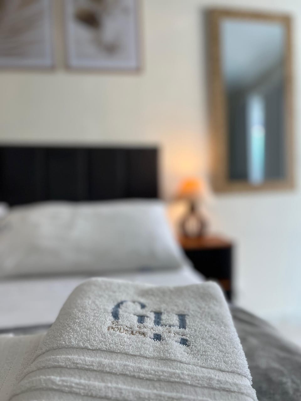 Basic Studio Suite | Hypo-allergenic bedding, laptop workspace, free WiFi