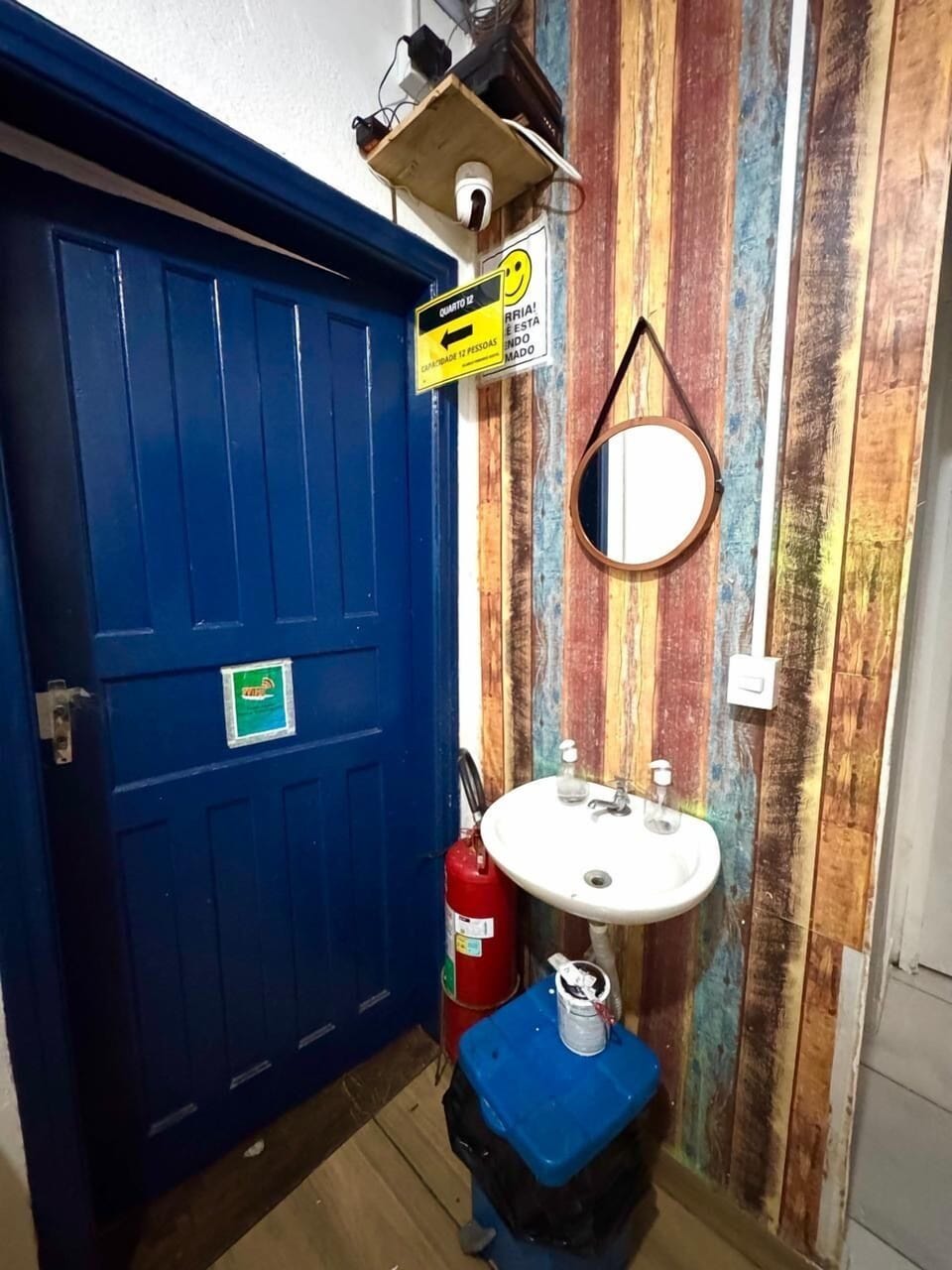 Shower, hair dryer, toilet paper